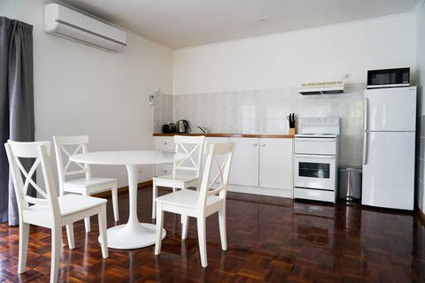 Canyon Walk House & Unit - Mackay Tourism 1