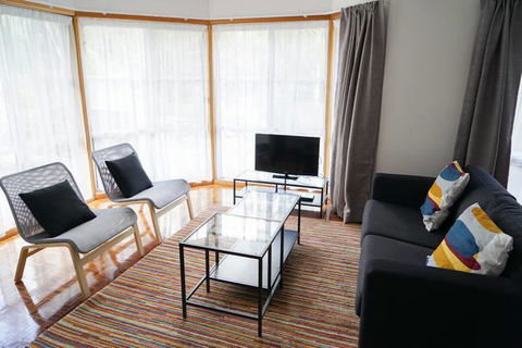 Canyon Walk House & Unit - Mackay Tourism 3