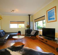 Cape Cod Beach House 25 Skyline Crescent - Mackay Tourism