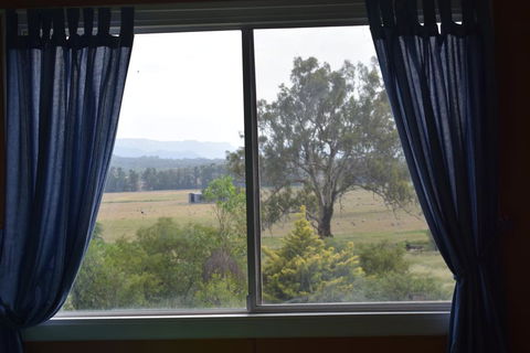 Capertee Valley Farmstays: Glenbrook Cottage - Mackay Tourism 2