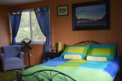 Capertee Valley Farmstays: Glenbrook Cottage - Mackay Tourism 1