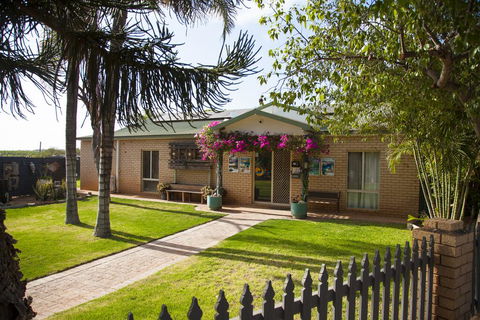Capricorn Holiday Park - Mackay Tourism 0