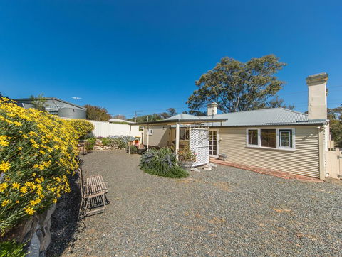 Captain Rodda's Cottage - Mackay Tourism 1