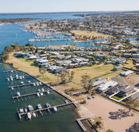 Captains Hideaway - Jetty Berth and Pet Friendly - Mackay Tourism