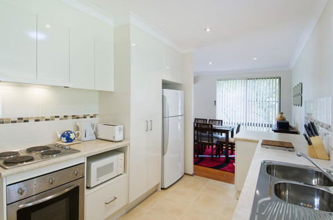 Cara Nobbys Beach 11 Wesley Avenue - Mackay Tourism 0