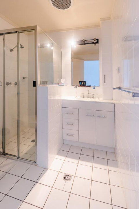 Caravilla Motor Inn - Mackay Tourism 3