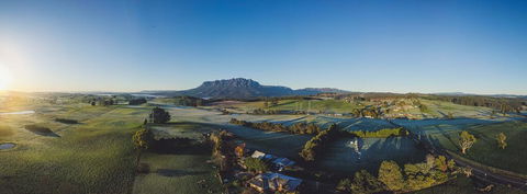 Carinya Farm Holiday Retreat - Mackay Tourism 1