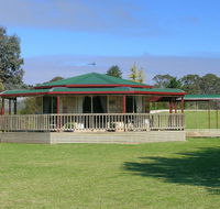 Carolynnes Cottages - Mackay Tourism
