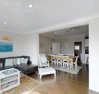 Casa Sorella - beachfront family home - Mackay Tourism