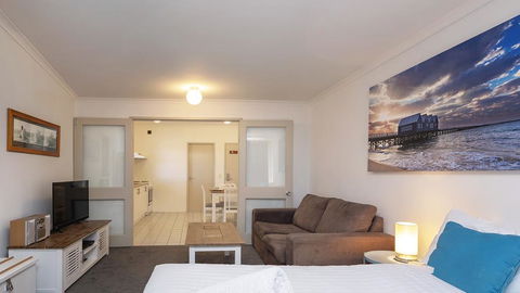 Cascades 7- Centrally Located With Beautiful Views - Mackay Tourism 1