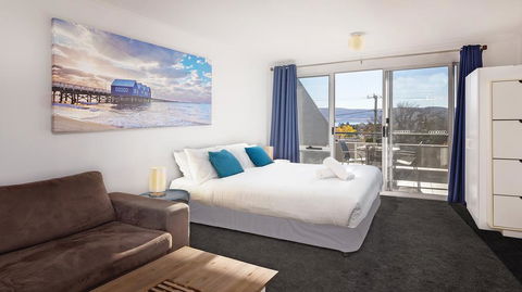 Cascades 7- Centrally Located With Beautiful Views - Mackay Tourism 0