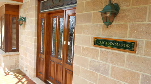 Cascades Manor Luxury Homestay Katoomba - Mackay Tourism 1
