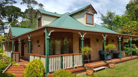 Cascades Manor Luxury Homestay Katoomba - Mackay Tourism 0