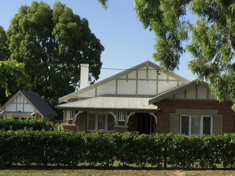 Casey Street Cottage Suite - Mackay Tourism 0