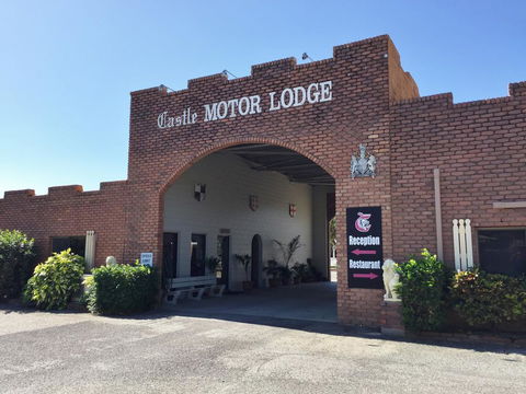 Castle Motor Lodge - Mackay Tourism 0