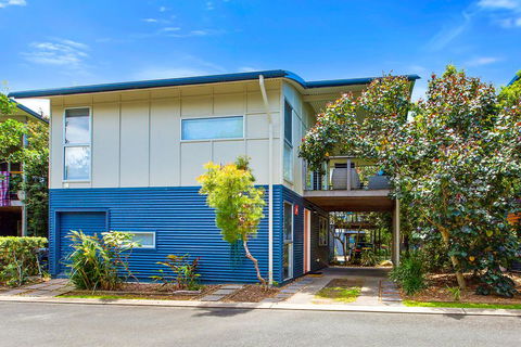 CASUARINA BEACH SHACKS 10 - Mackay Tourism 1