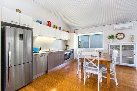 CASUARINA BEACH SHACKS 10 - Mackay Tourism 2