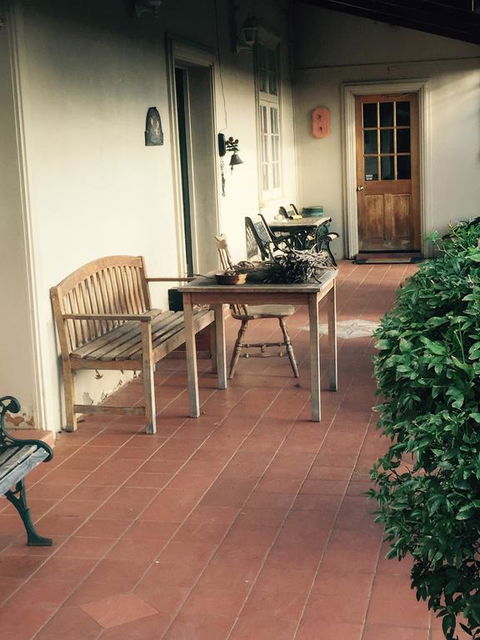 Catania Cottage & Farmhouse - Mackay Tourism 3