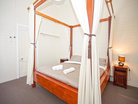 CBD Holiday Home - Mackay Tourism 0