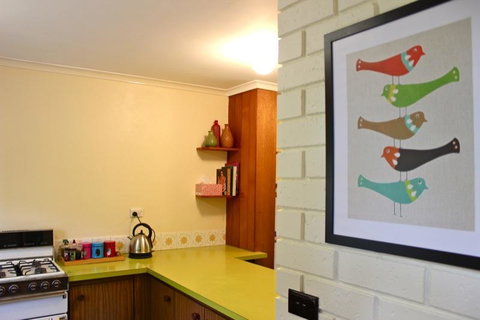 Cedar Holiday Units - Apartment 3 - Mackay Tourism 2