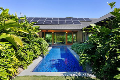 Celeste - At Funnel Bay - Mackay Tourism 0