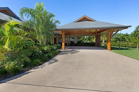 Celeste - At Funnel Bay - Mackay Tourism 1