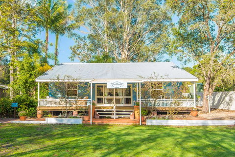 Celestial Dew Guest House, Day Spa, Retreat - Mackay Tourism 0