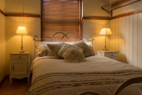 Celestial Dew Guest House, Day Spa, Retreat - Mackay Tourism 1