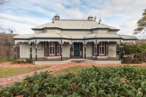 Central Charm - Mackay Tourism 1