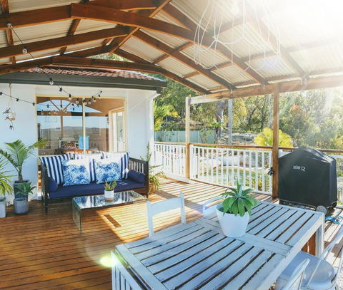 Central Coast Getaway 4B Family Holiday Home - Mackay Tourism 3