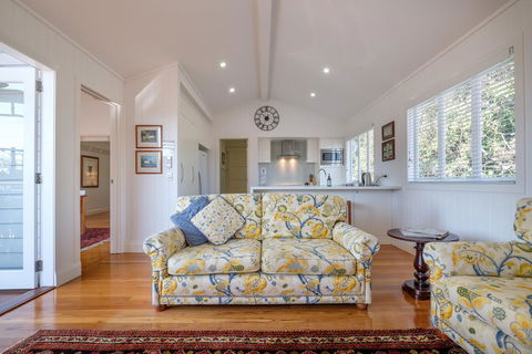Central Cottage - Mackay Tourism 1