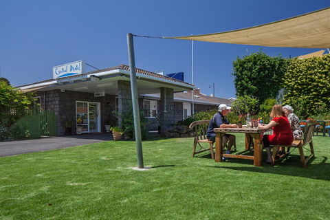 Central Motel Port Fairy - Mackay Tourism 0