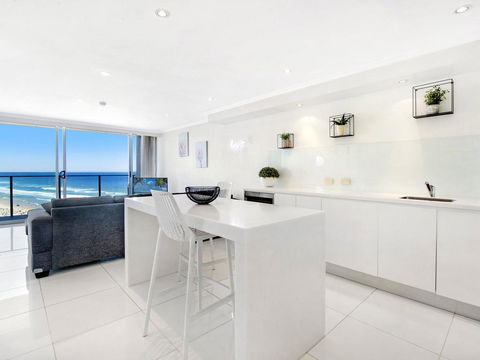 Central Surfers Paradise - Absolute Beachfront - Mackay Tourism 3