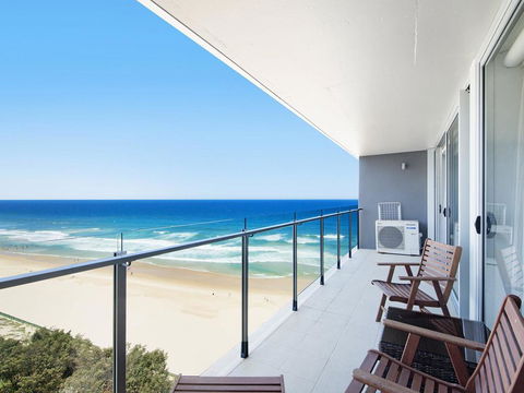 Central Surfers Paradise - Absolute Beachfront - Mackay Tourism 1