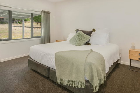 Central Views Halls Gap - Mackay Tourism 1