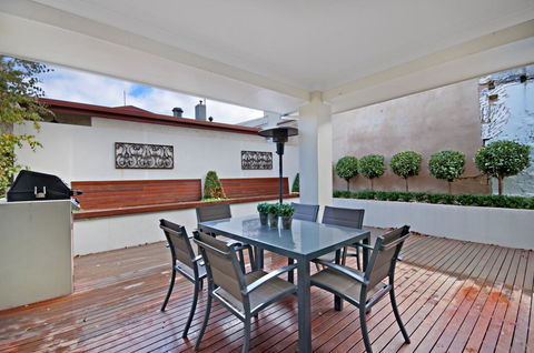 Central Warrnambool Townhouse - Mackay Tourism 3