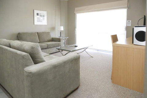Centrepoint Apartments Griffith - Mackay Tourism 3