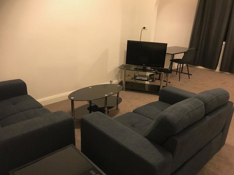 Charles Rasp Motor Inn & Cottages - Mackay Tourism 3