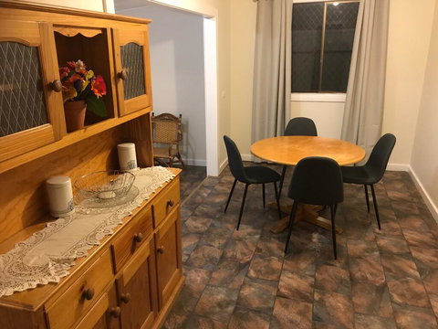 Charles Rasp Motor Inn & Cottages - Mackay Tourism 2