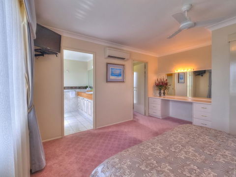 Charlton Apartments On The Esplanade - Mackay Tourism 1