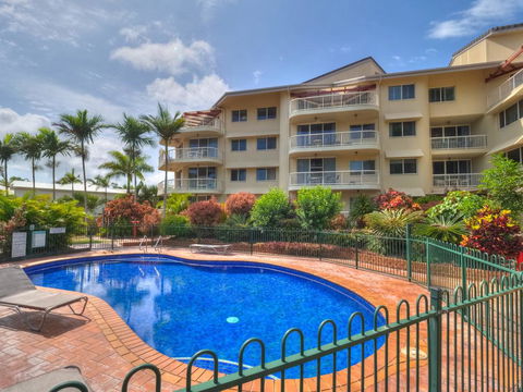 Charlton Apartments On The Esplanade - Mackay Tourism 0