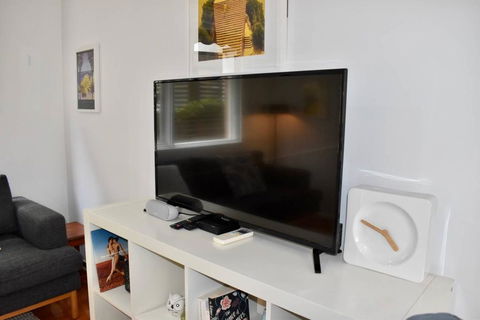 Charming 1 Bedroom Apartment In Leafy Green Hawthorn - Mackay Tourism 1