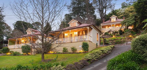 Charnwood Cottages In Warburton - Mackay Tourism 0