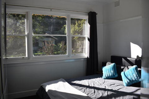 Charnwood Cottages In Warburton - Mackay Tourism 3
