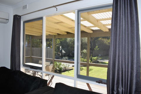 Charnwood Cottages In Warburton - Mackay Tourism 1