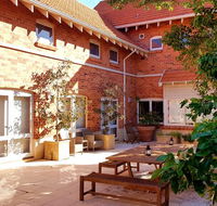 Chateau Cottesloe by the beach - Mackay Tourism