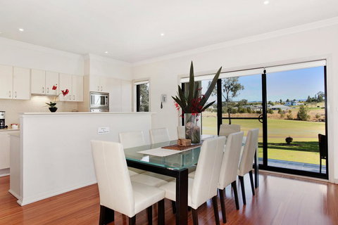 Chateau Shiraz - Mackay Tourism 1