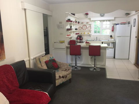 Chestnut Tree Holiday Units - Mackay Tourism 2