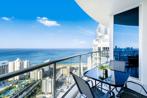 Chevron Renaissance Apartments And Sub Penthouses - We Accommodate - Mackay Tourism 3