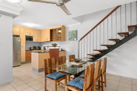 Chic City Apartment With Waterfront Views - Mackay Tourism 3